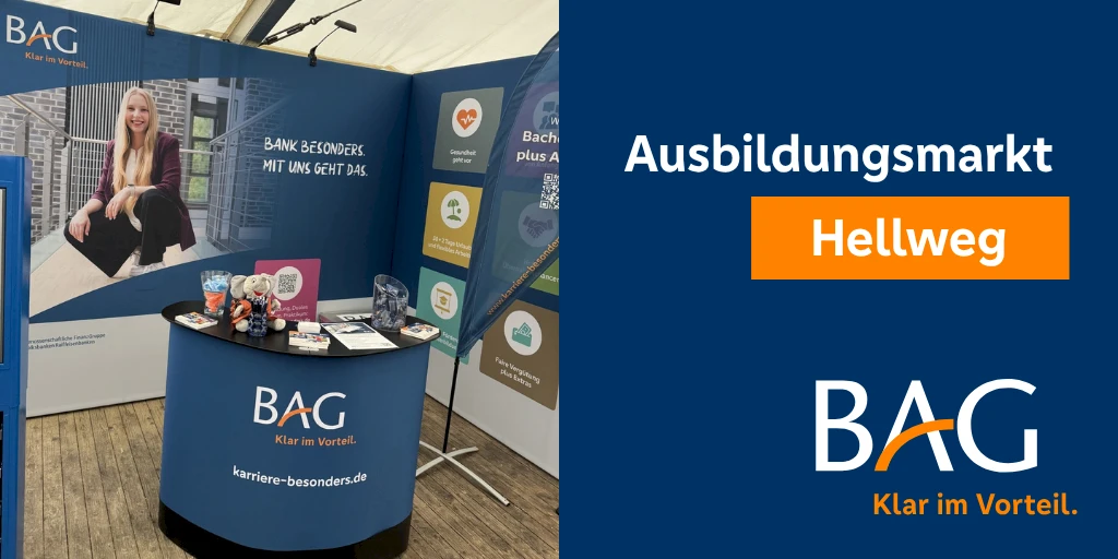 Messestand mit blauem Banner und Theke der BAG auf einer Ausbildungsmesse mit dem Text 'Ausbildungsmarkt Hellweg'